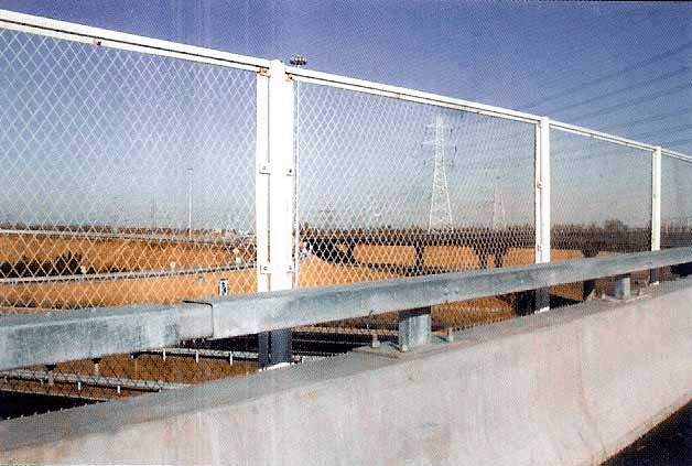 橋梁圍欄網(wǎng)-01